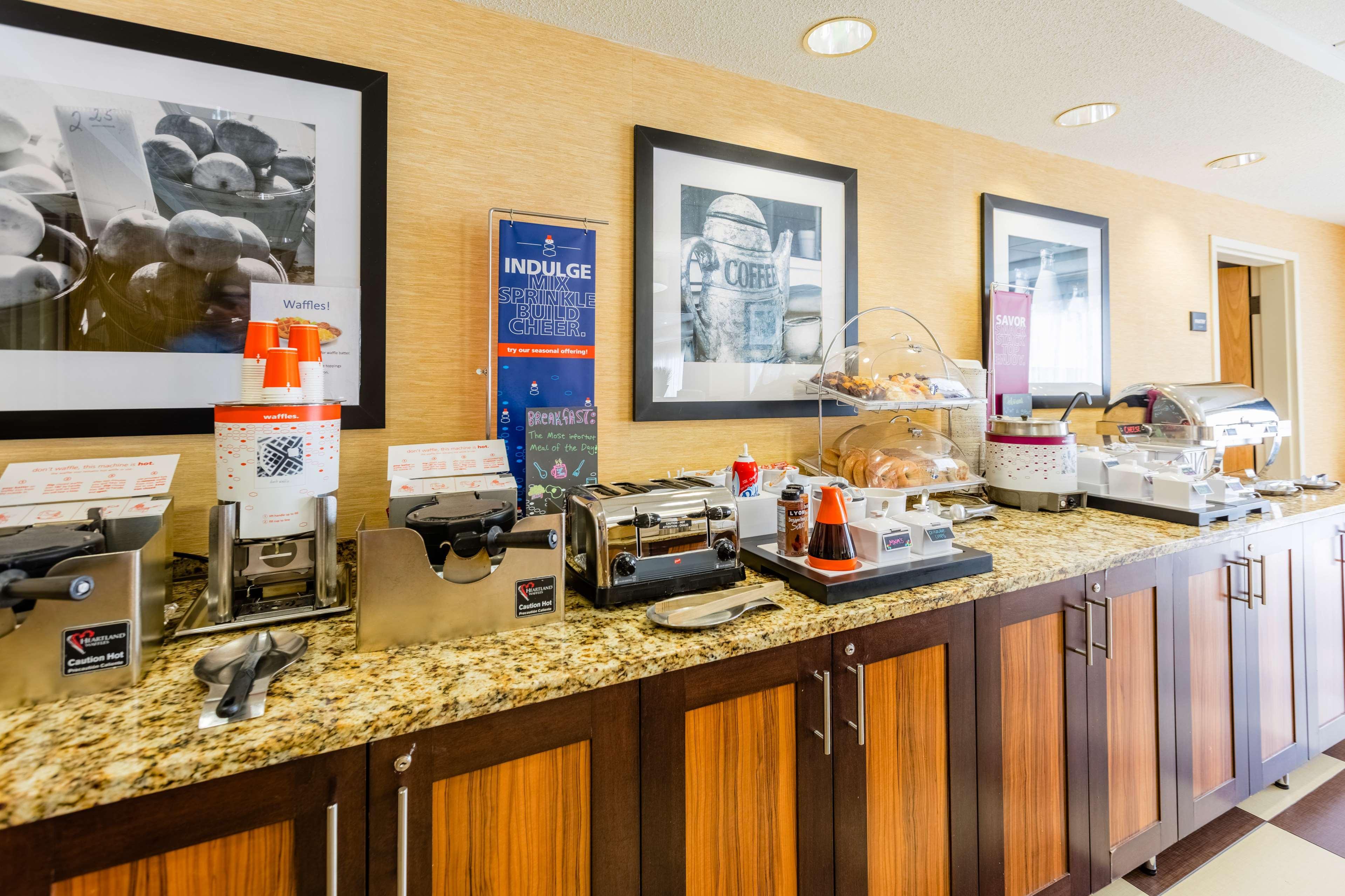 Hampton Inn St Charles St Peters Saint Charles Екстер'єр фото